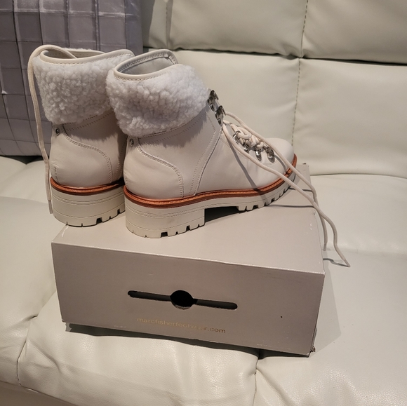 NIB Marc Fisher Leather Ivory Isalia Lug /Hiking sole Platform Bootie size 7 - Picture 4 of 4